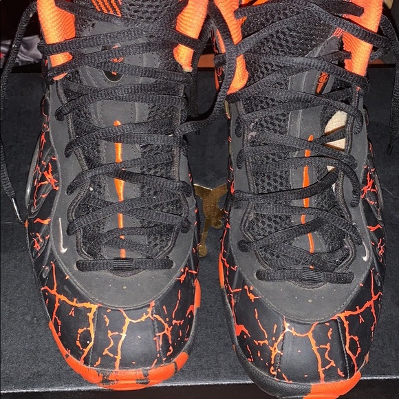 black foamposites size 7